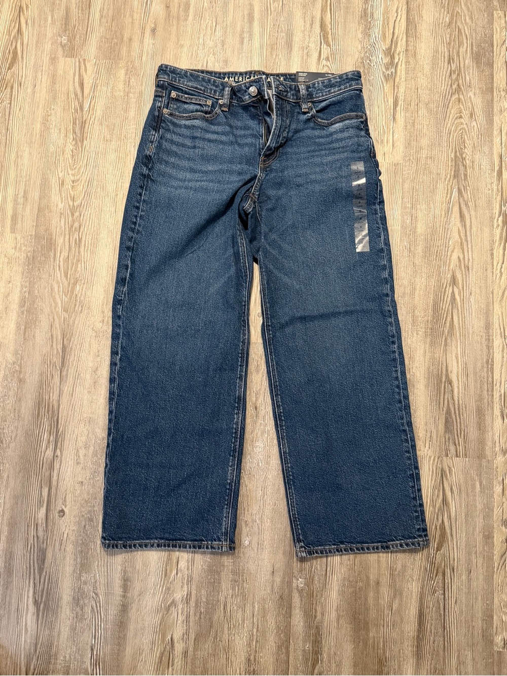 American Eagle Outfitters Women's Straight Leg Jeans in Dark Blue